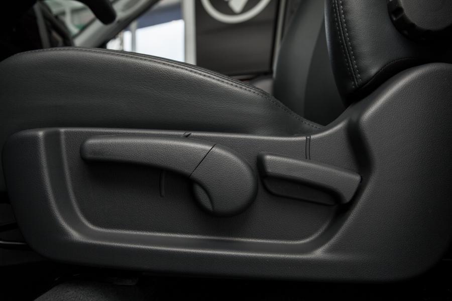 Детали интерьера Foton Tunland Double Cab 2016 года  (CIS) (фото 100 из 115)